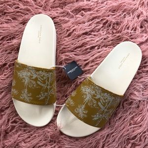 NWT American Eagle Slide Sandals